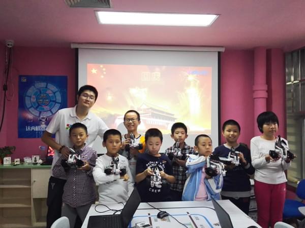 智能机器人儿童编程—让机器人陪伴孩子快乐成长_www.itpxw.cn