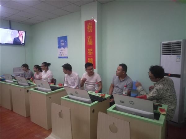 南阳UI培训班的模拟面试你到了吗_www.itpxw.cn